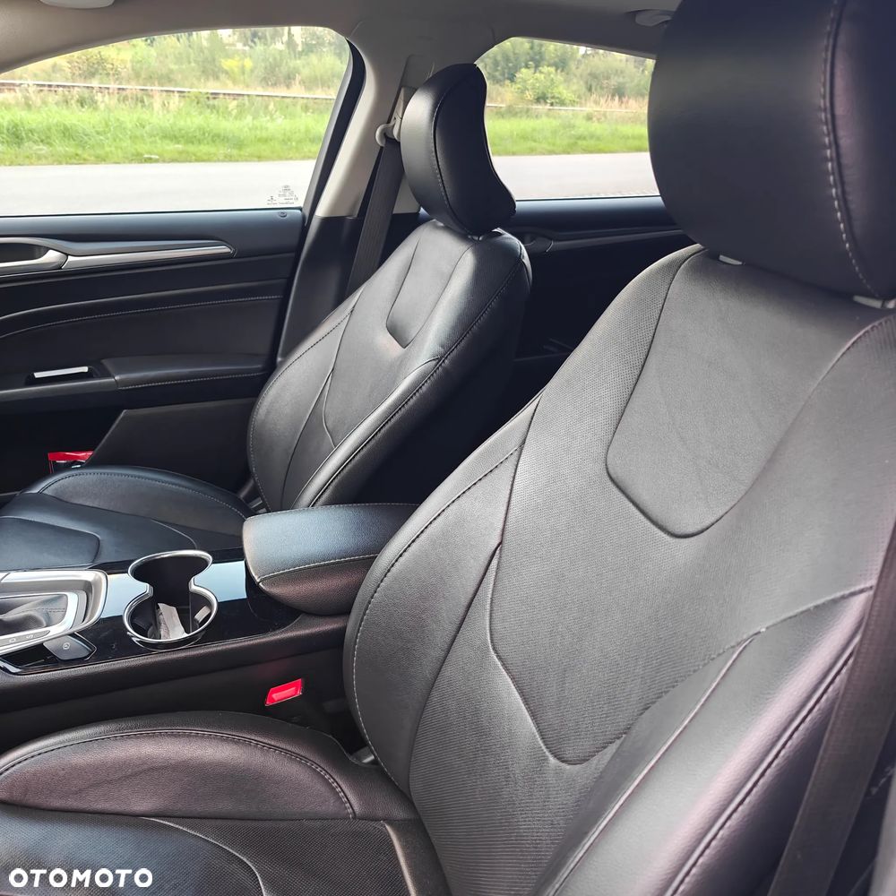 Ford Fusion 2.0 EcoBoost Titanium - 9