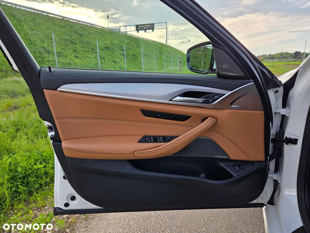 BMW Seria 5 540d xDrive mHEV M Sport sport - 29