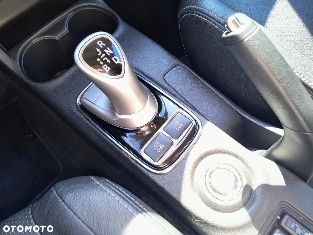 Mitsubishi Outlander Instyle NAVI + - 24