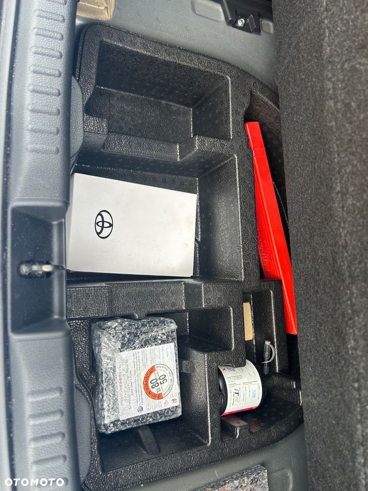 Toyota Yaris Hybrid 1.5 GR Sport - 12