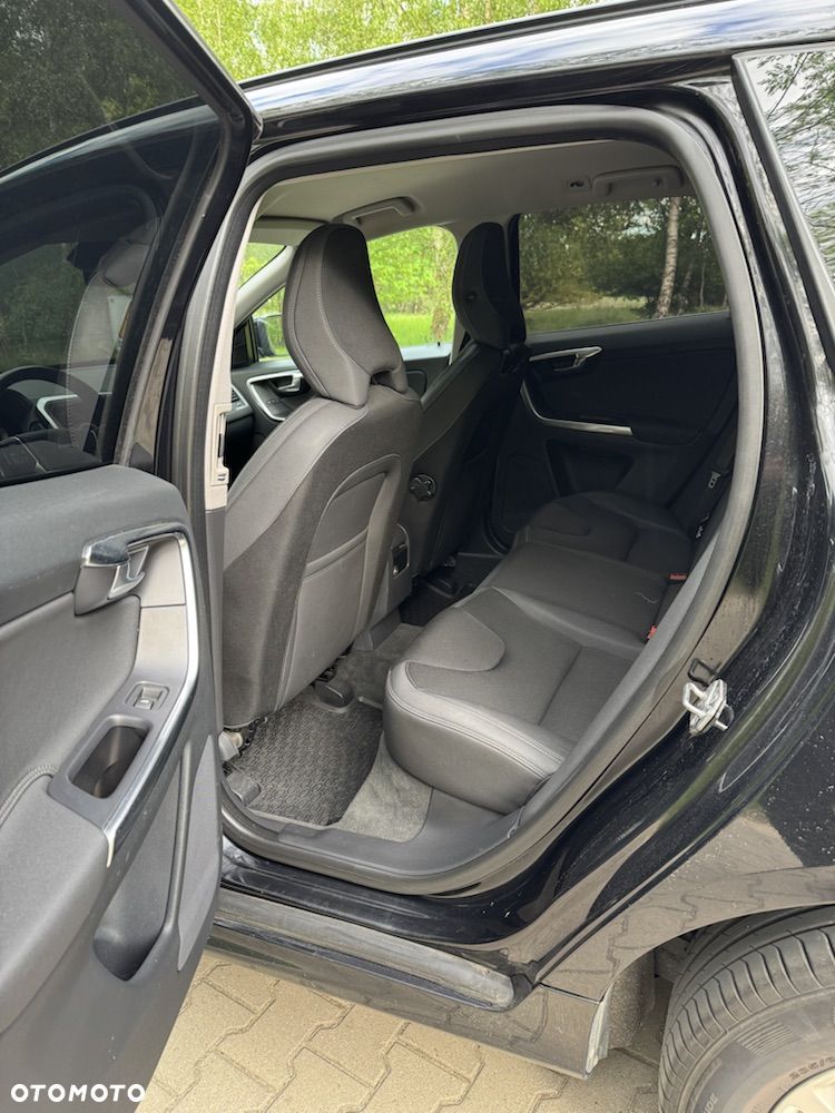 Volvo XC 60 D5 AWD Momentum - 7