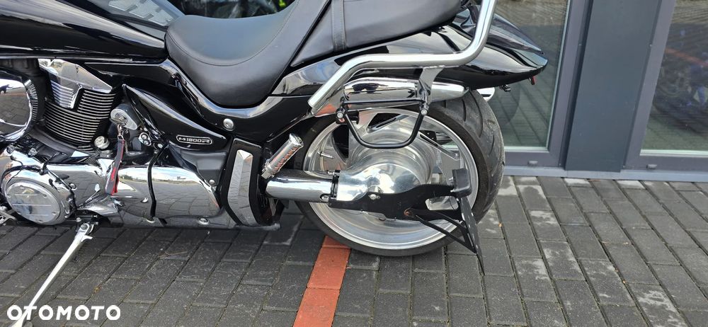 Suzuki Intruder - 41