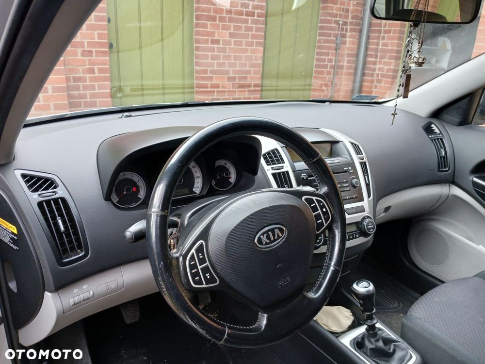 Kia Ceed - 6