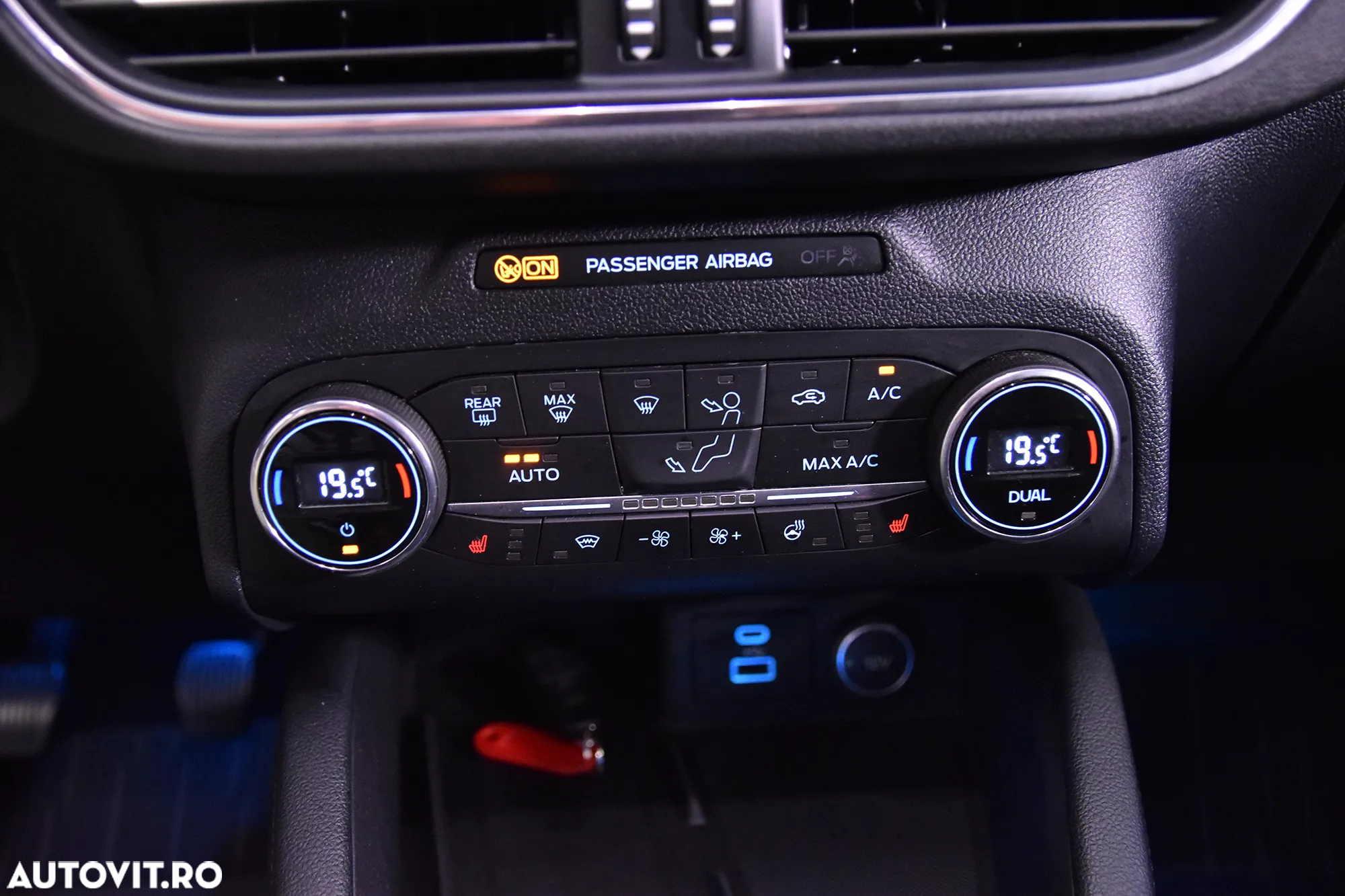 Ford Kuga - 17