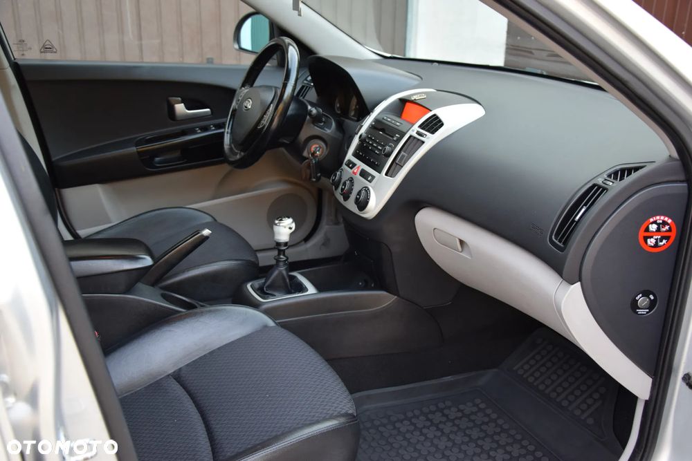Kia Ceed - 19