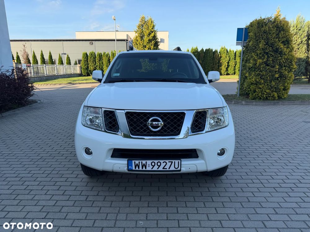 Nissan Pathfinder 2.5 D SE - 2