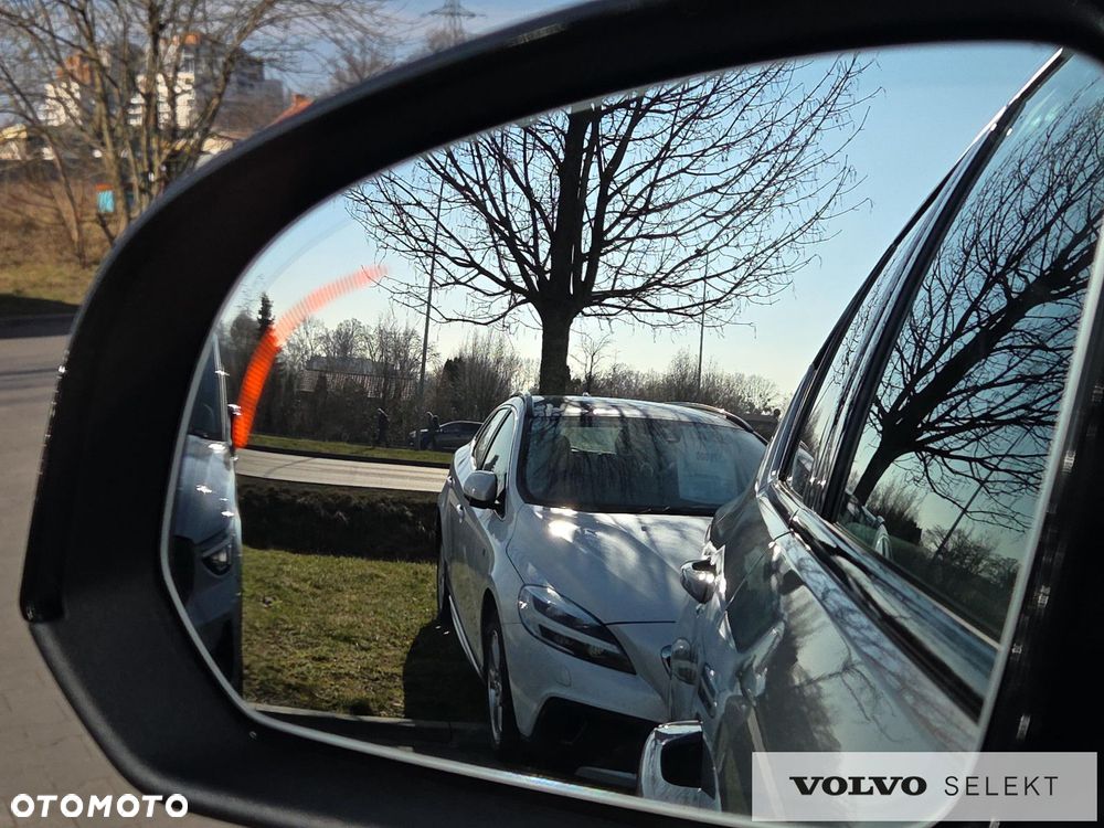 Volvo XC 40 B3 Plus Dark - 28