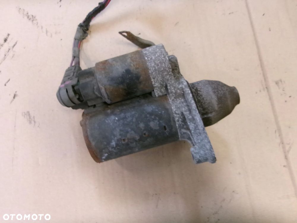 ROZRUSZNIK TOYOTA YARIS III 1.33 BENZ - 1