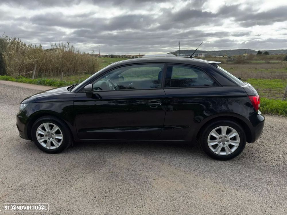 Audi A1 1.6 TDI Admired - 3