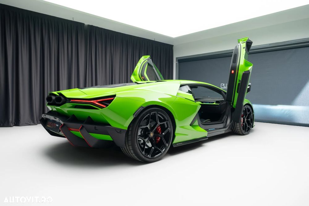 Lamborghini Revuelto - 9