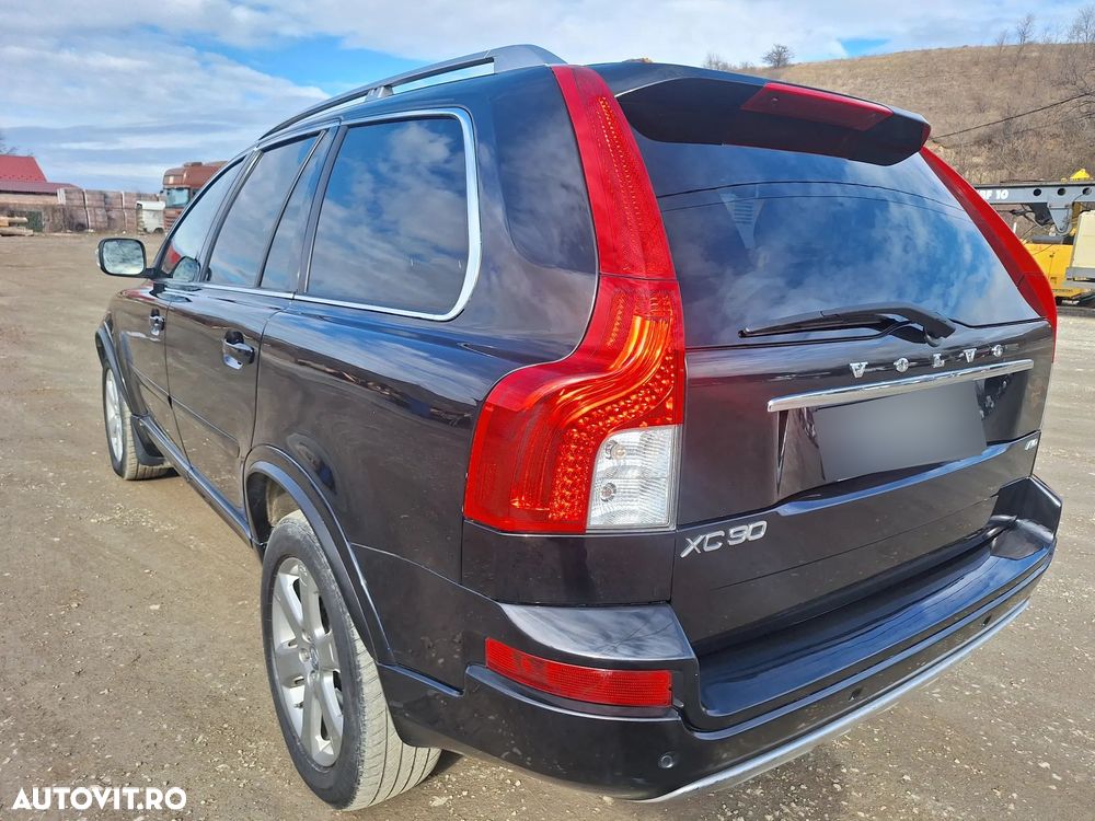 Volvo XC 90 D5 AWD Geartronic Momentum - 4