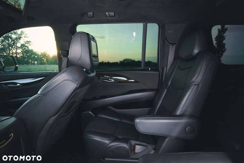 Cadillac Escalade - 21