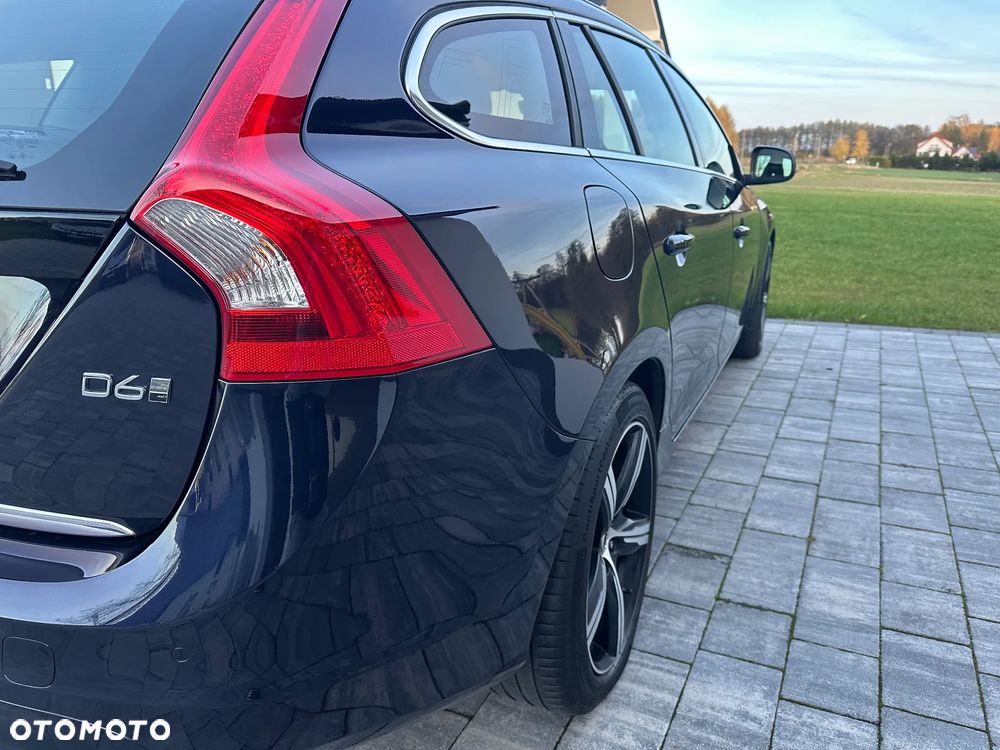 Volvo V60 D6 AWD Plug-in Hybrid Summum - 13
