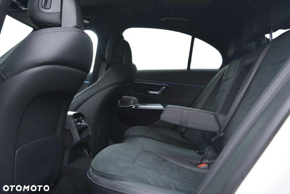 Mercedes-Benz Klasa E 220 d mHEV 4-Matic AMG 9G-Tronic - 10