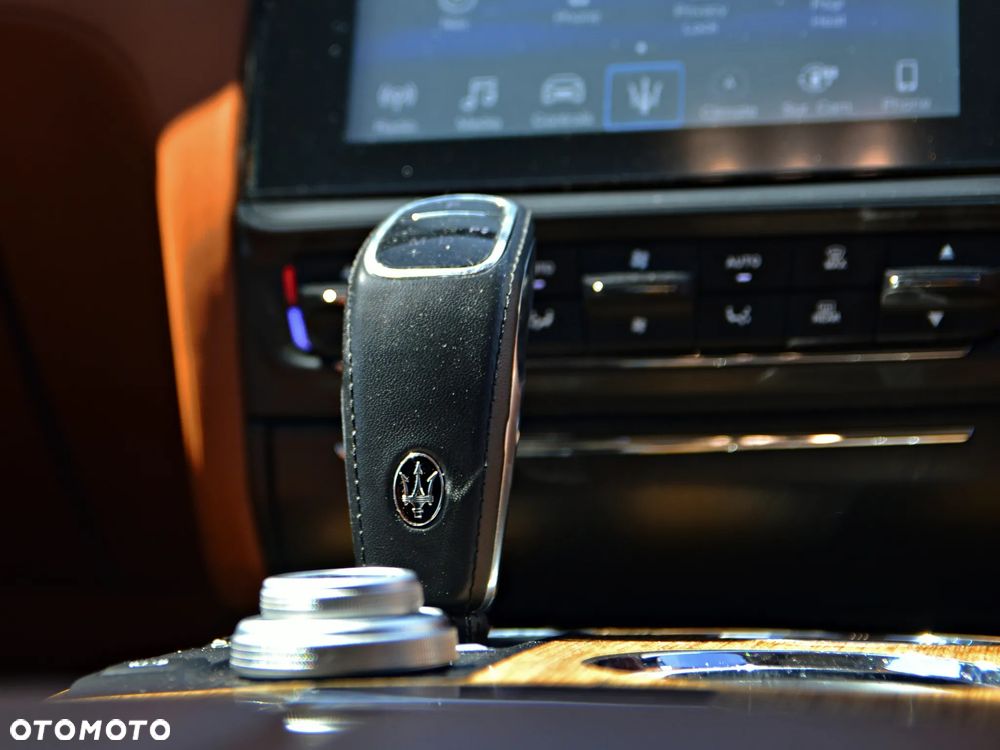 Maserati Quattroporte - 27