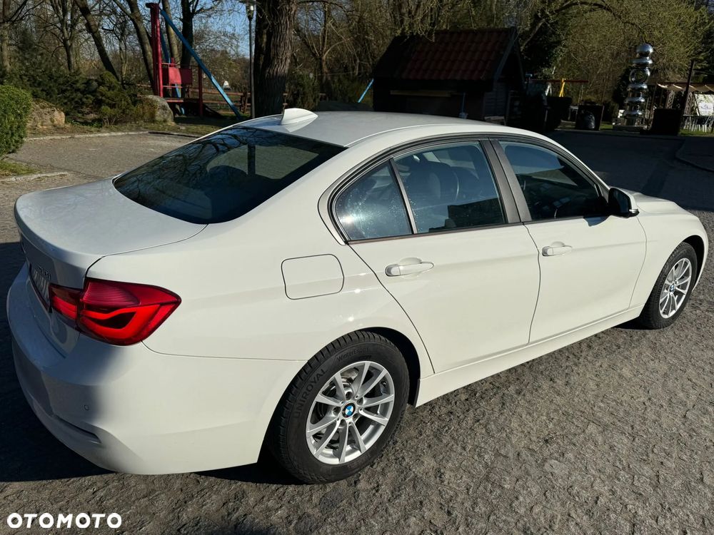 BMW Seria 3 318i Advantage - 11