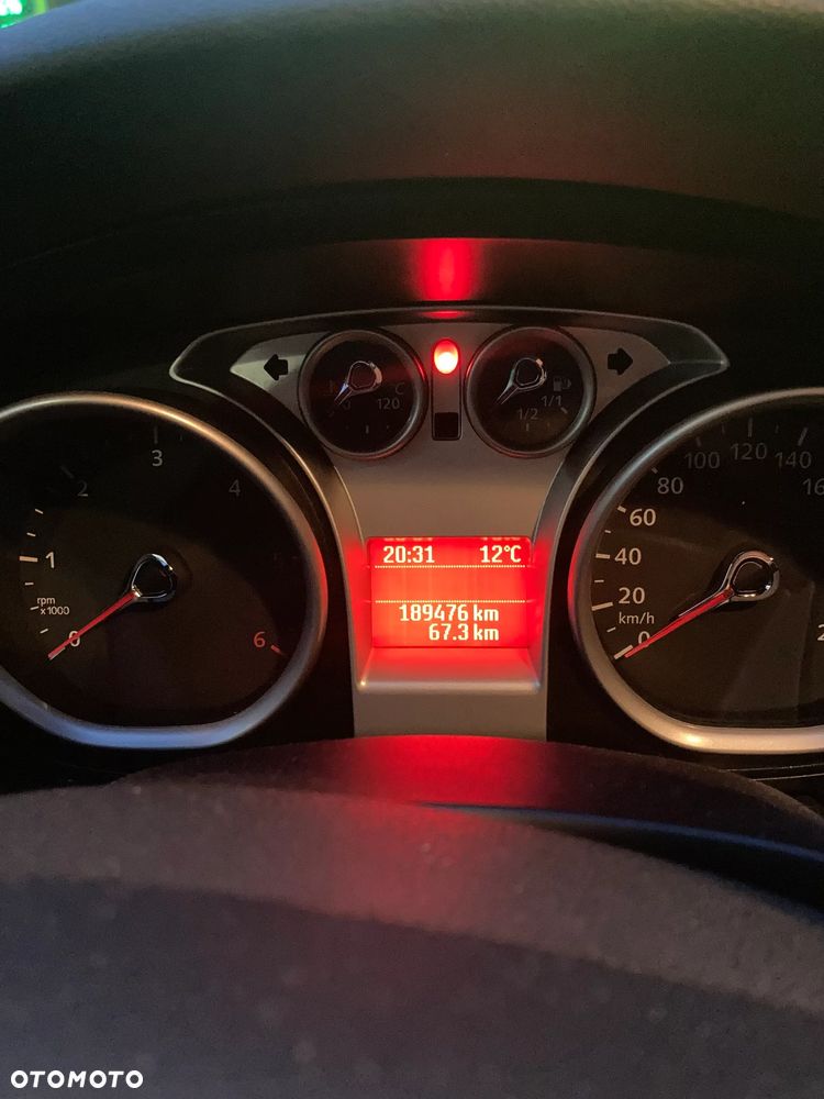 Ford Focus 1.8 TDCi Ghia - 8