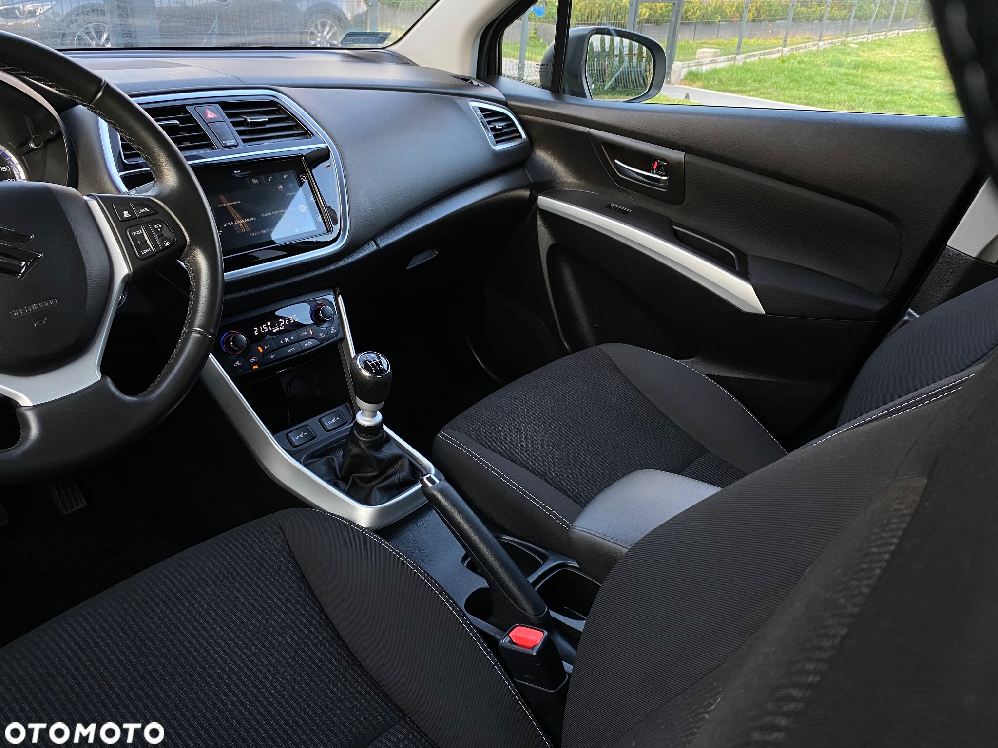 Suzuki SX4 S-Cross 1.4 T Premium - 28