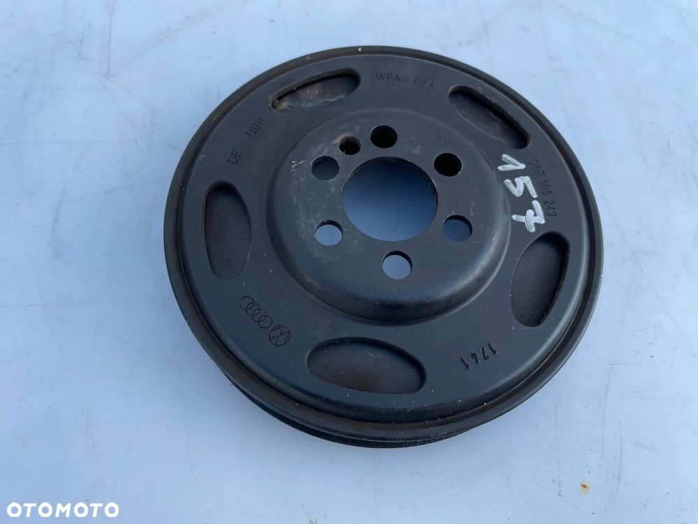 Koło pasowe vw Golf V Audi A3 8P 2.0 TFSI 06F105243 - 1