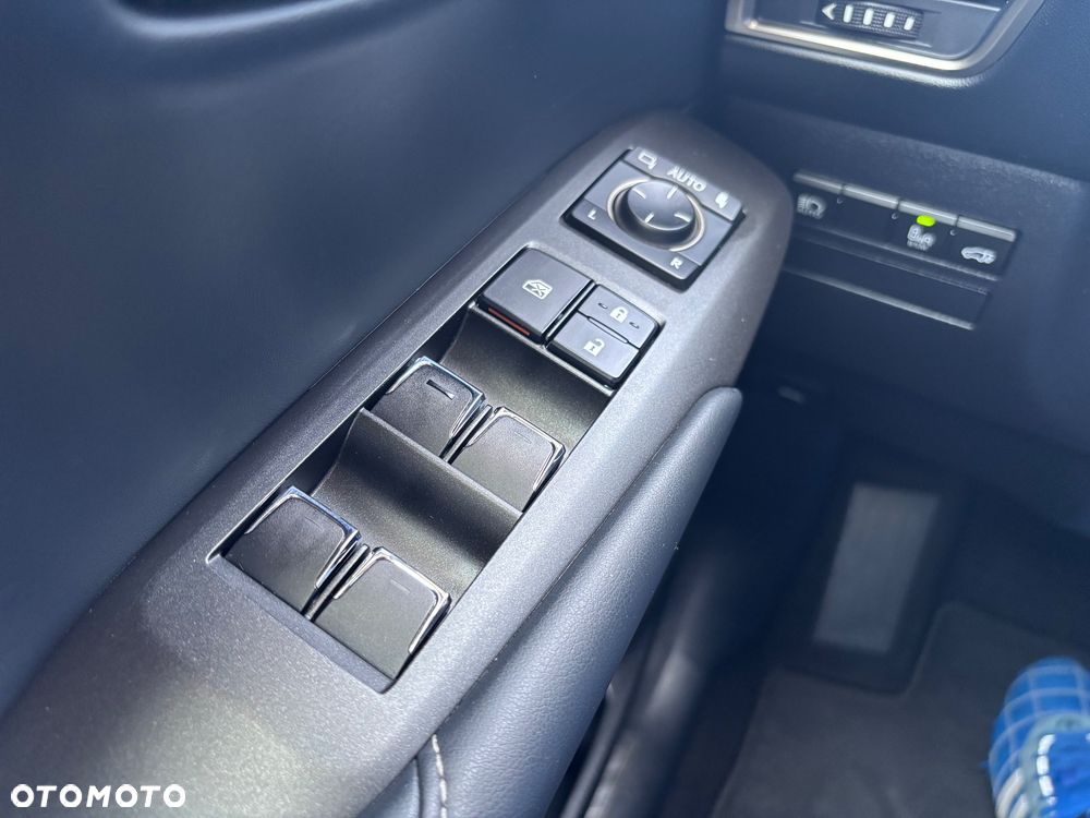 Lexus NX 300h F Impression AWD - 32