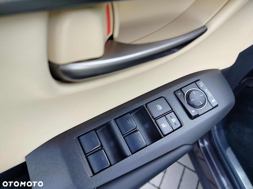 Lexus NX 300h Comfort AWD - 12
