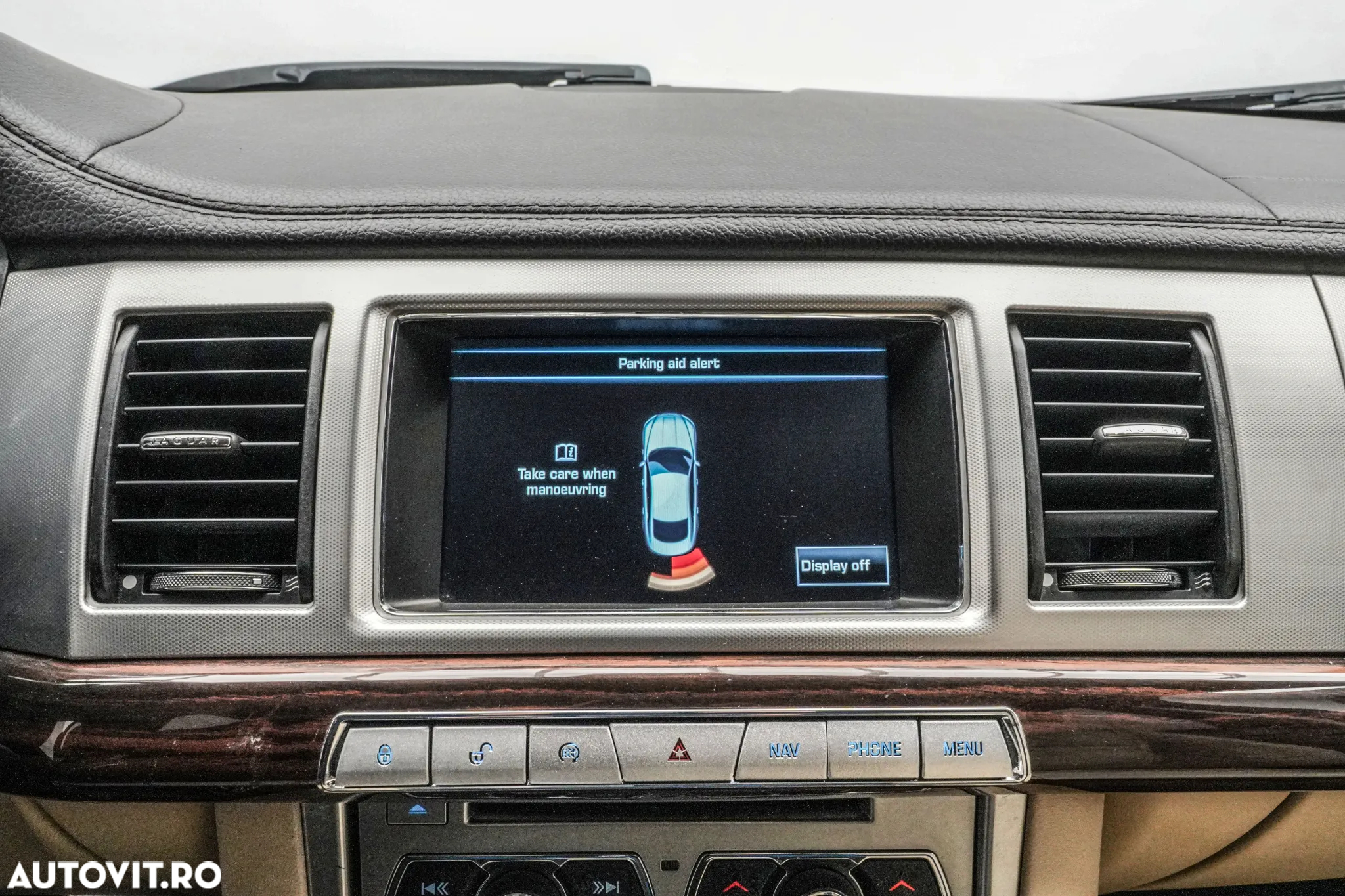 Jaguar XF 2.2D Premium Luxury - 22