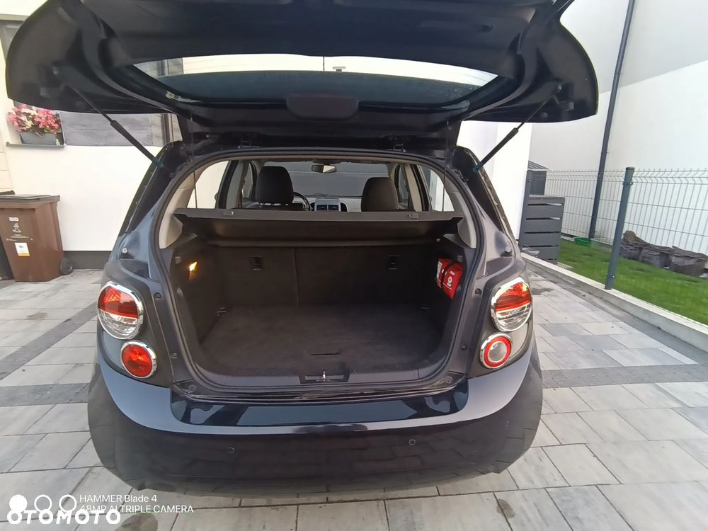 Chevrolet Aveo 1.6 LTZ - 9