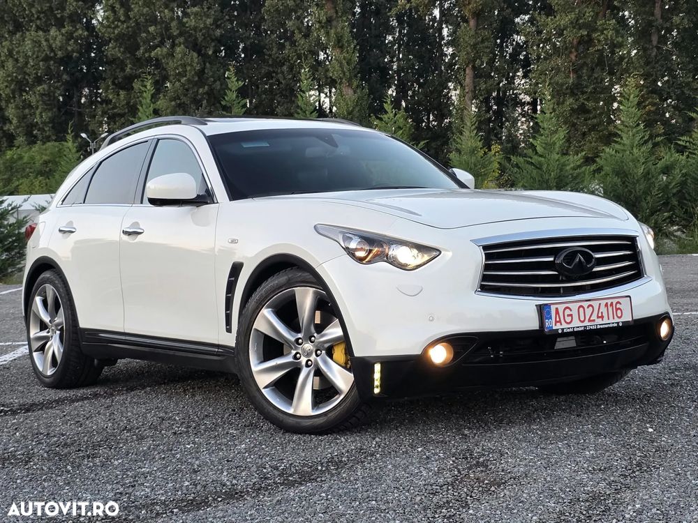 Infiniti QX70 - 11