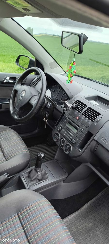 Volkswagen Polo - 2