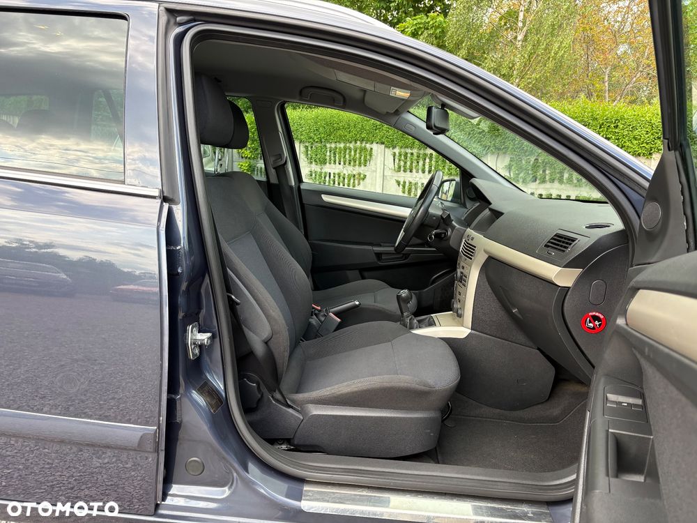 Opel Astra 1.6 Design Edition - 30