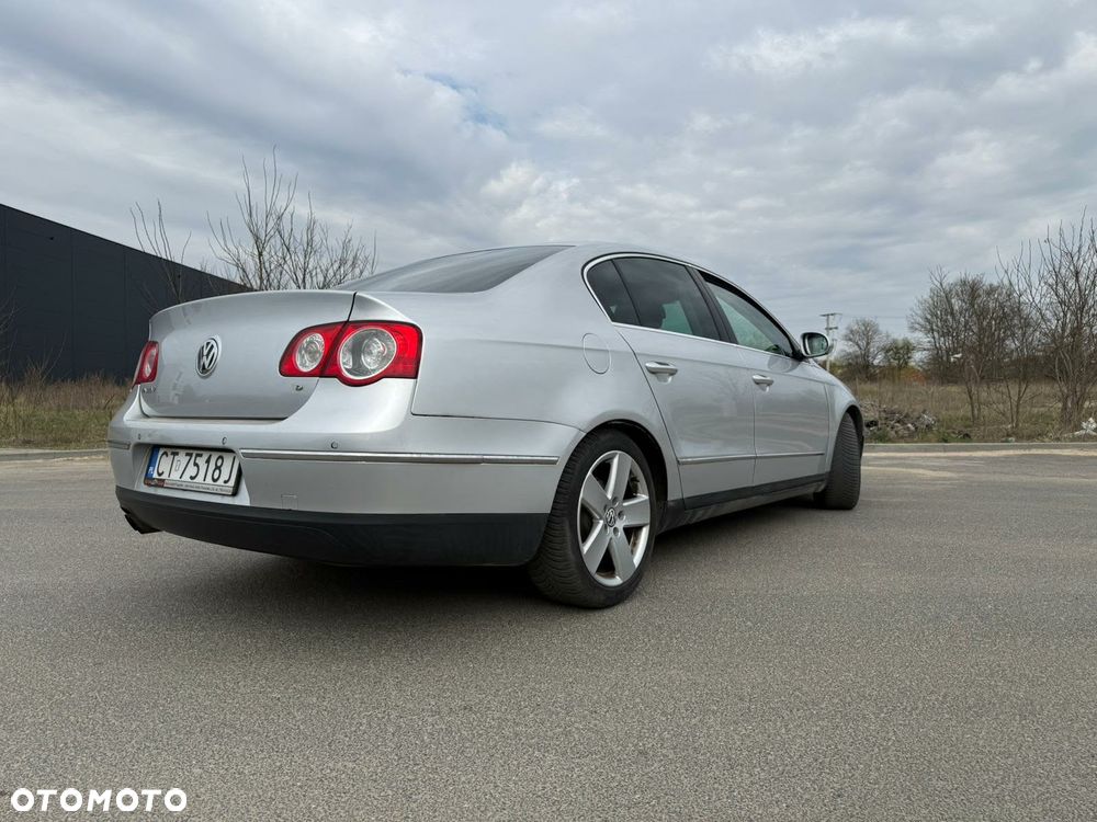 Volkswagen Passat 2.0 TDI DPF Comfortline - 13