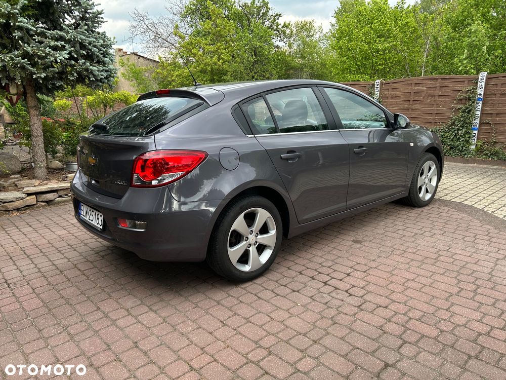 Chevrolet Cruze 1.8 LTZ - 12