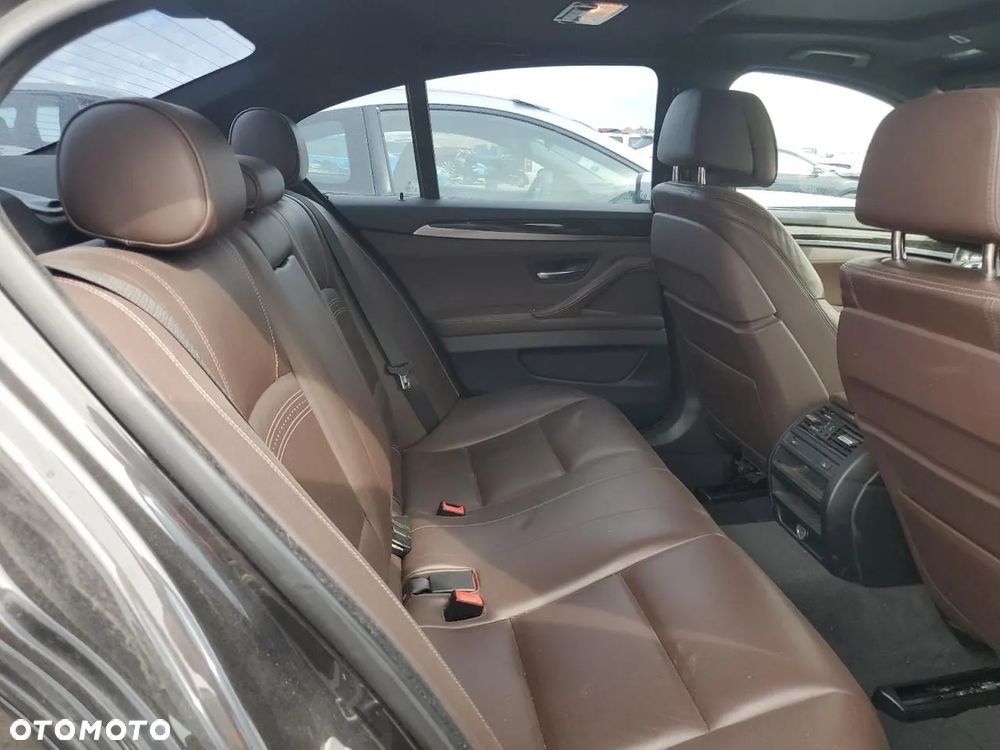 BMW Seria 5 535i xDrive - 9