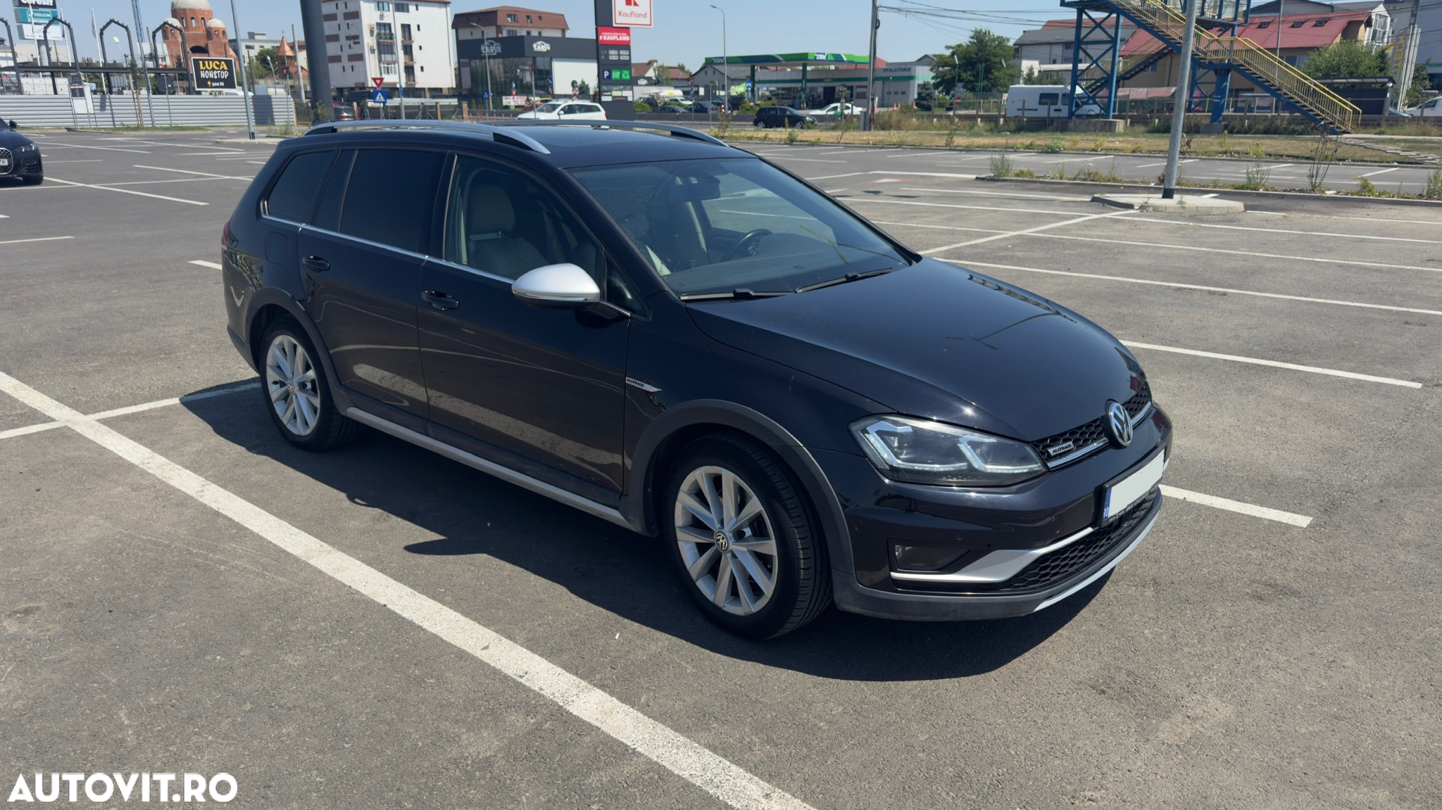 Volkswagen Golf - 11