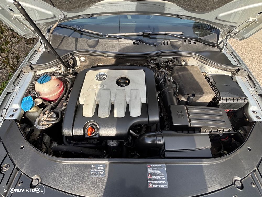 VW Passat 2.0 TDI Confortline - 5