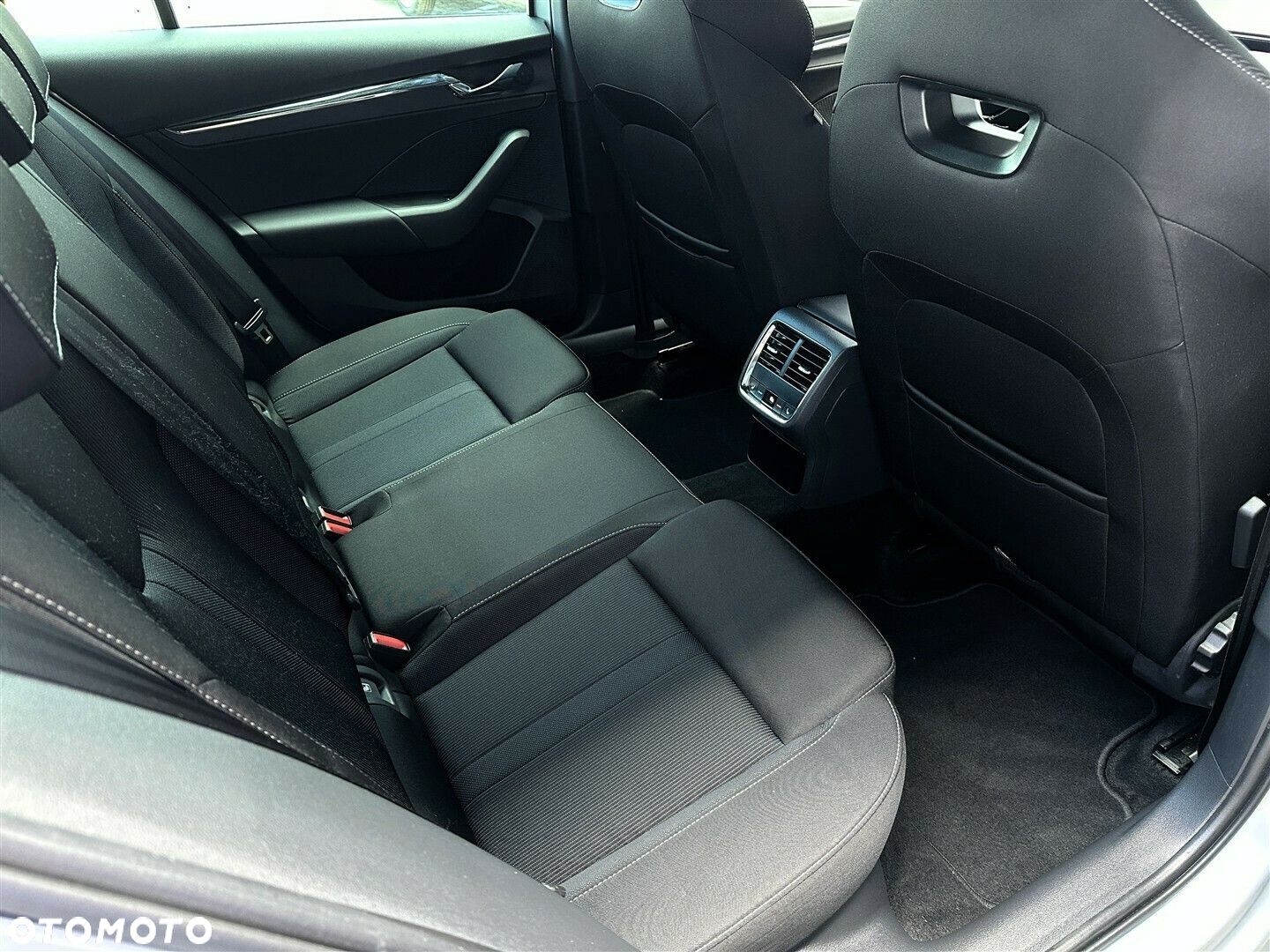 Skoda Octavia 2.0 TDI Style DSG - 8