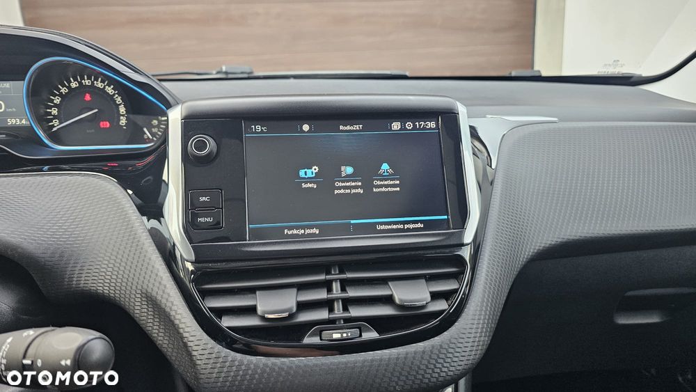 Peugeot 2008 1.2 Pure Tech GPF Allure S&S - 22