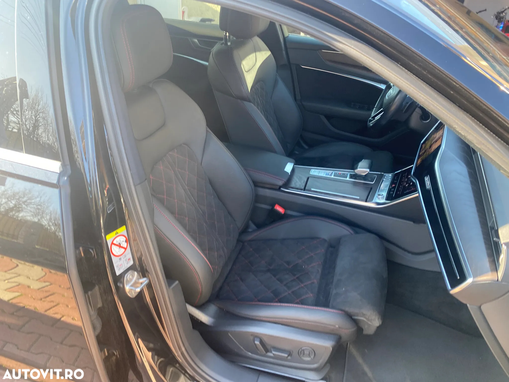 Audi A6 Avant 40 TDI quattro S tronic S line - 28