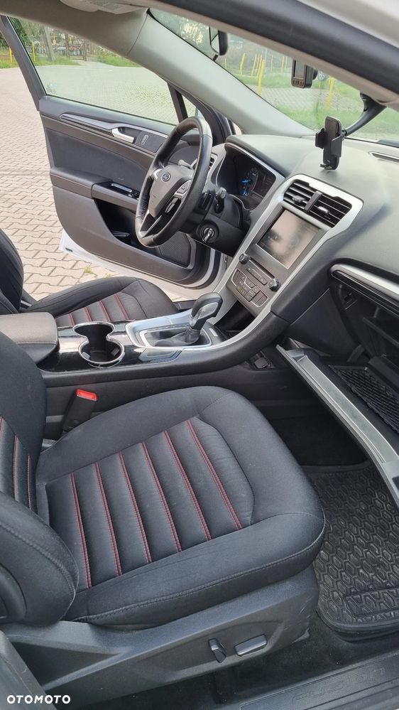 Ford Fusion 2.0 EcoBoost Titanium - 14