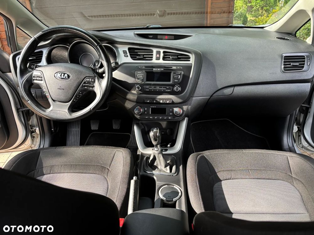 Kia Ceed 1.6 GDI Dream Team Edition - 9