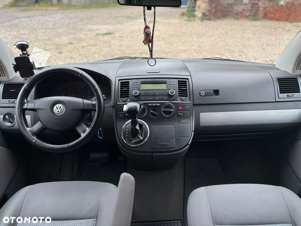 Volkswagen Multivan - 13