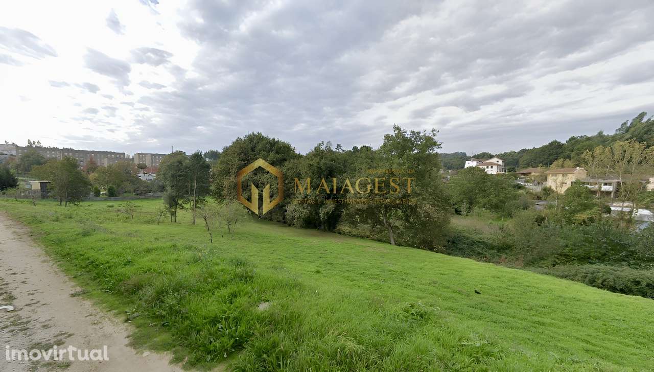 Terreno Rústico com Capacidade Construtiva junto ao Rio Febros - Grande imagem: 3/7