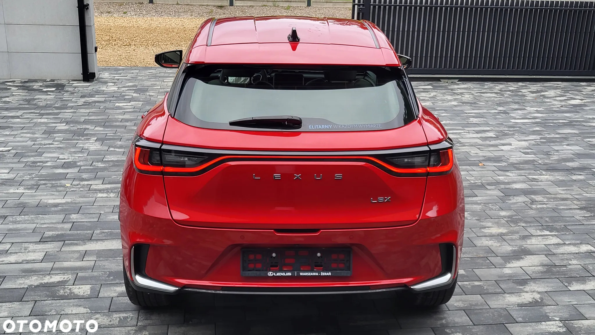 Lexus LBX 1.5 Hybrid Emotion - 11