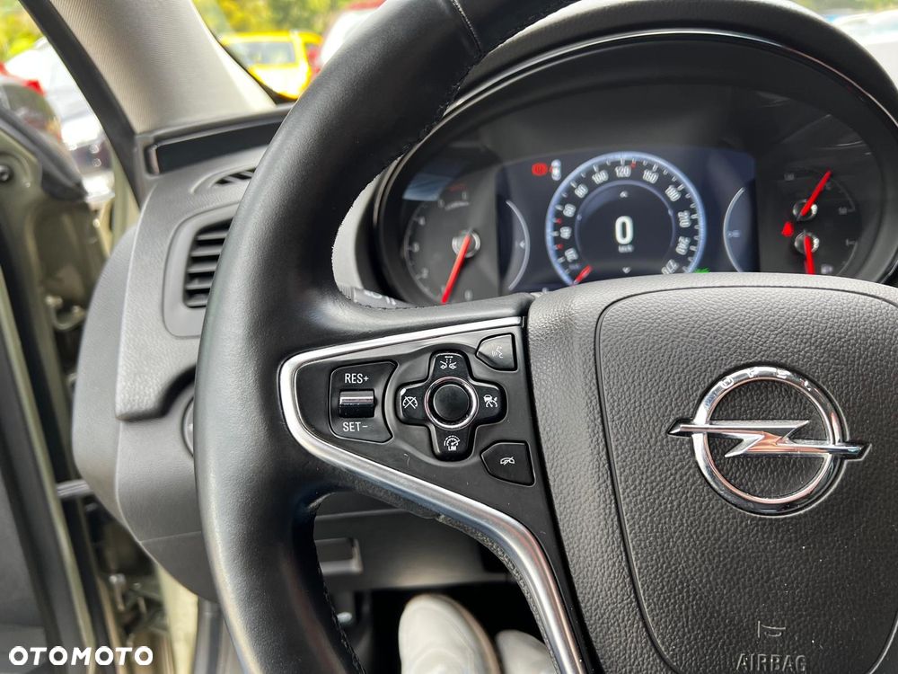 Opel Insignia - 15