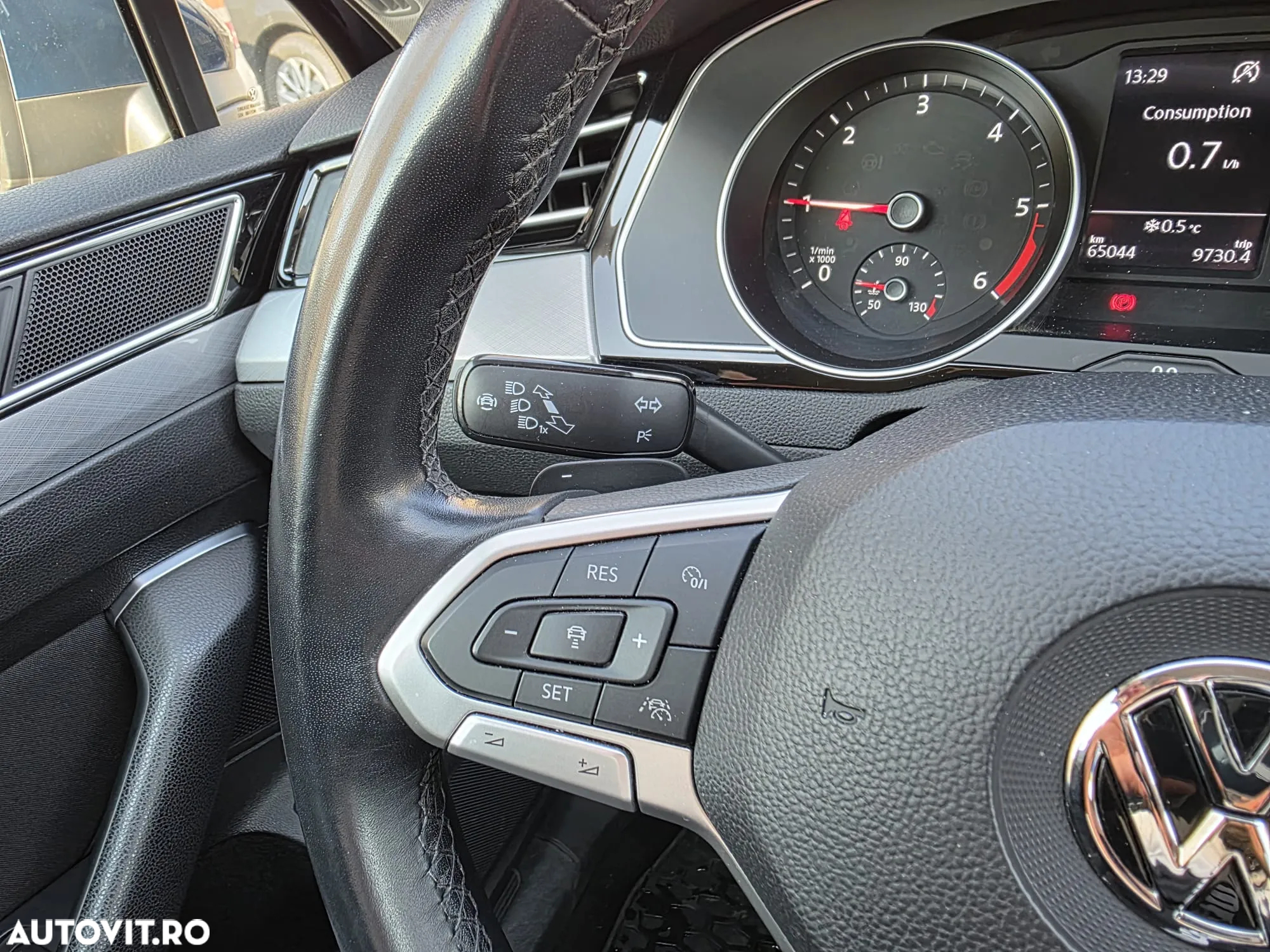 Volkswagen Passat - 12