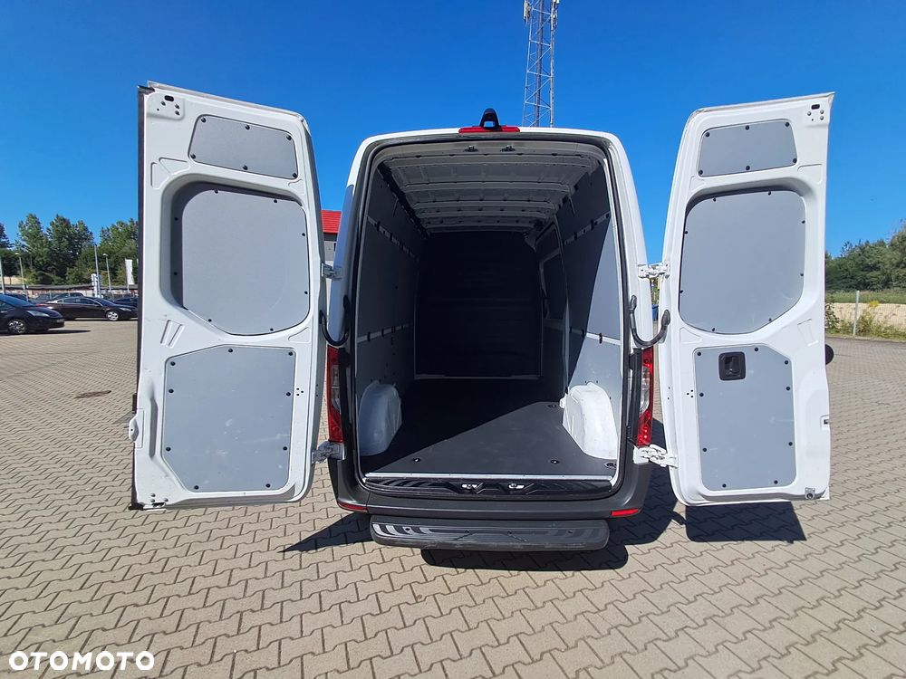 Mercedes-Benz Esprinter - 7
