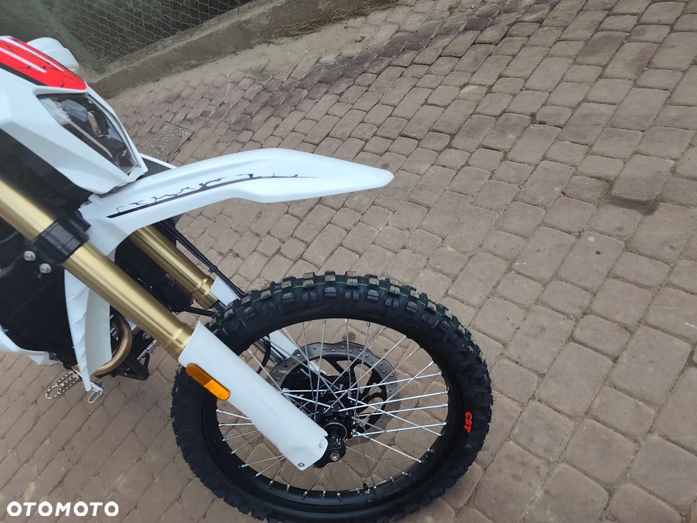 QJMOTOR COV 125X - 25