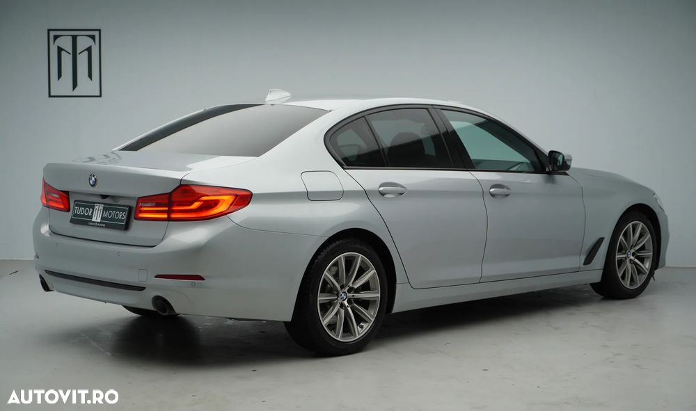 BMW Seria 5 520i Aut. Sport Line - 4
