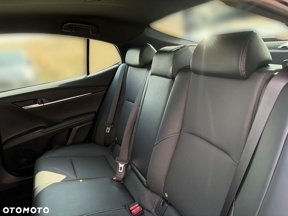 Toyota Camry 2.5 Hybrid Dynamic Force Comfort e-CVT - 14