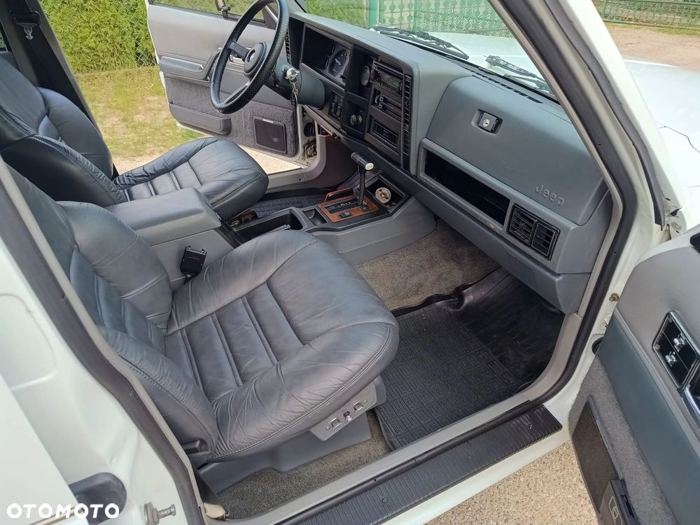Jeep Cherokee 4.0 Limited - 9